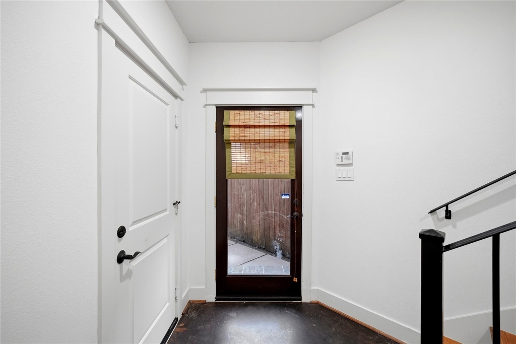 2323 Sperber Lane - Photo 6