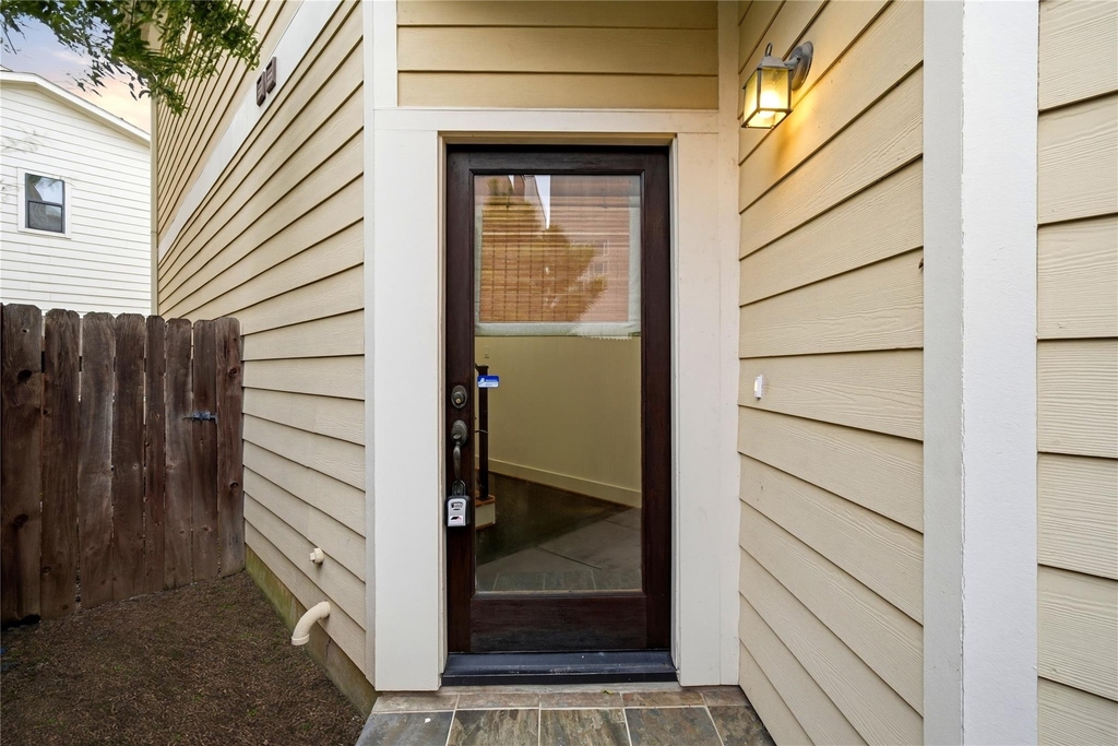 2323 Sperber Lane - Photo 5