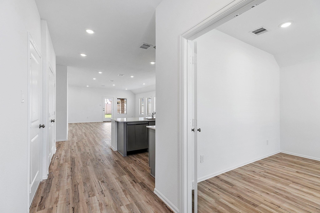 31546 Beacon Cove Trail - Photo 1