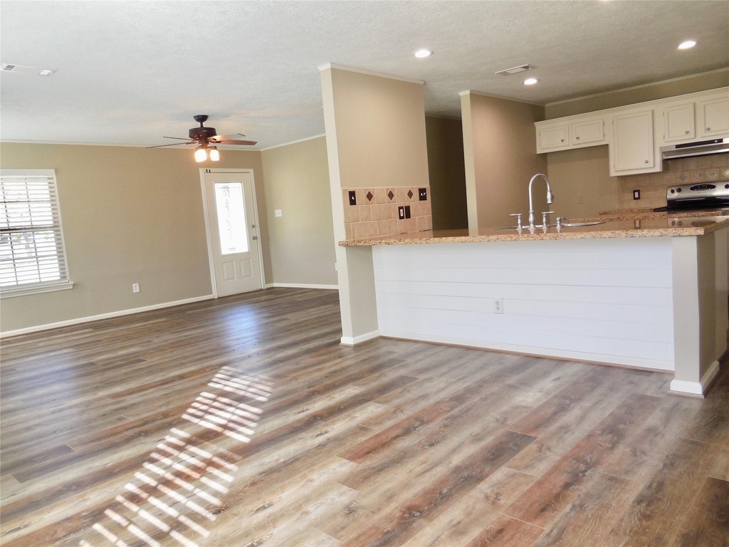 126 Rain Lily Street - Photo 2