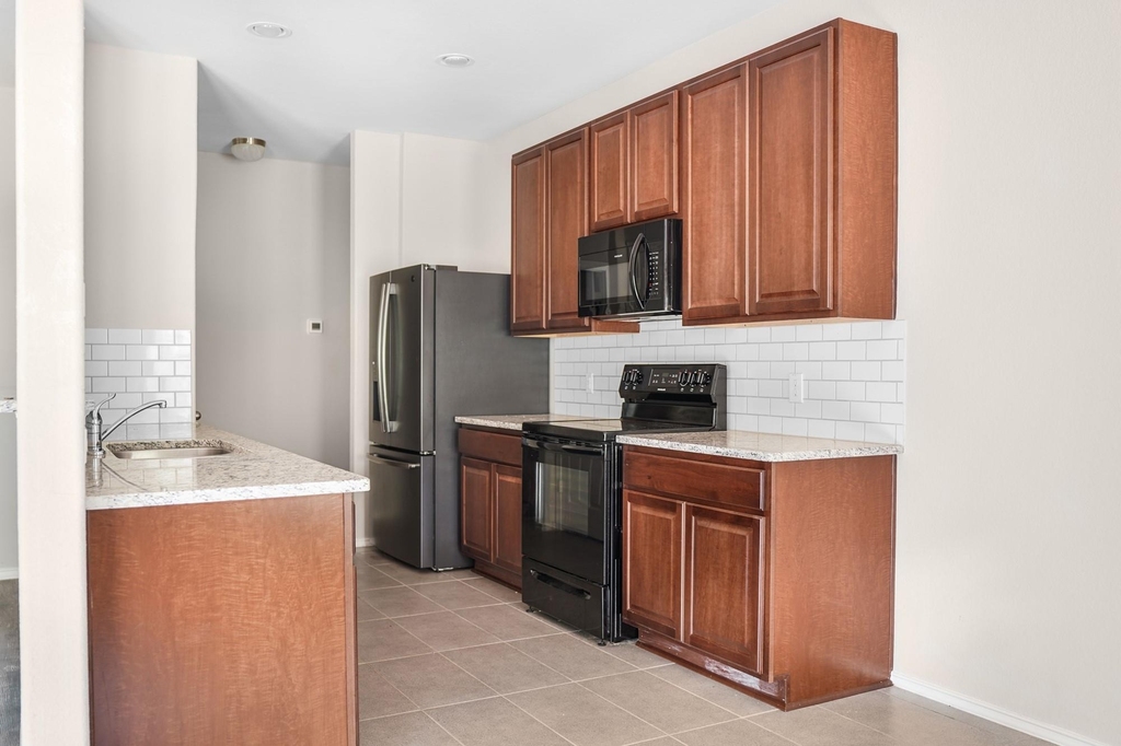 9805 Cold Creek - Photo 5