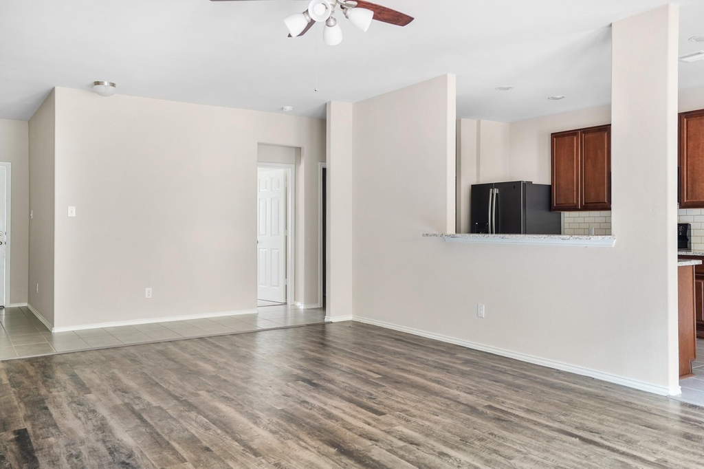 9805 Cold Creek - Photo 3
