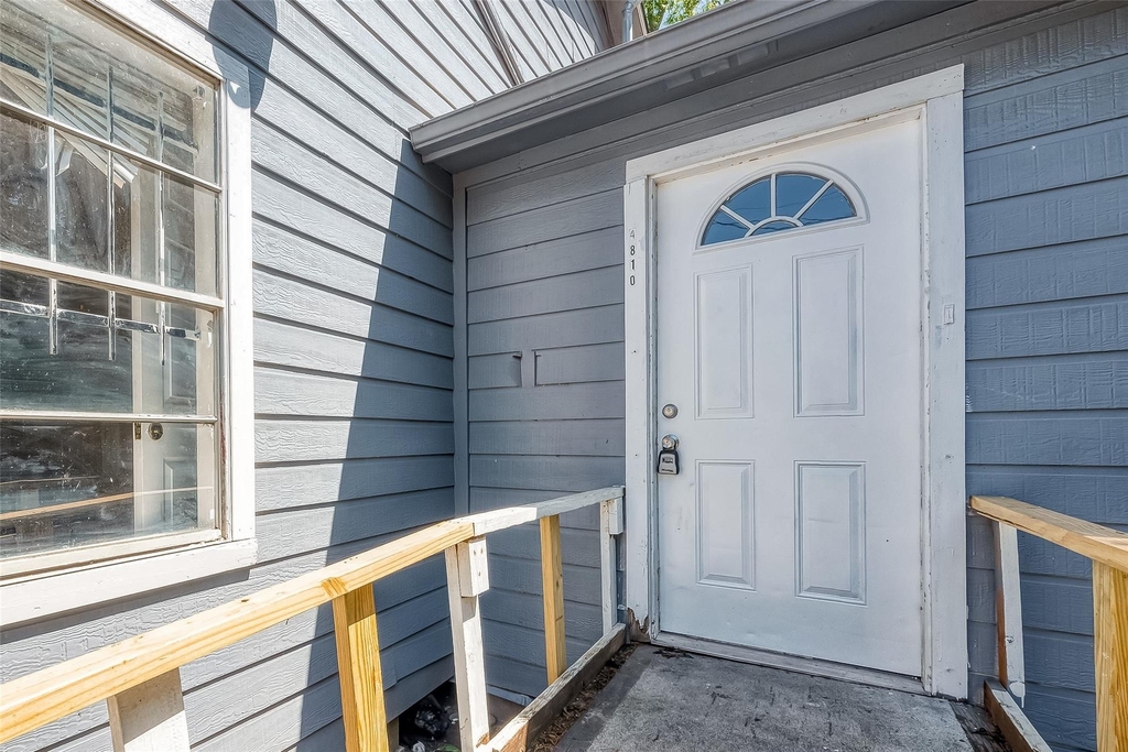 4810 Carmen Street - Photo 3