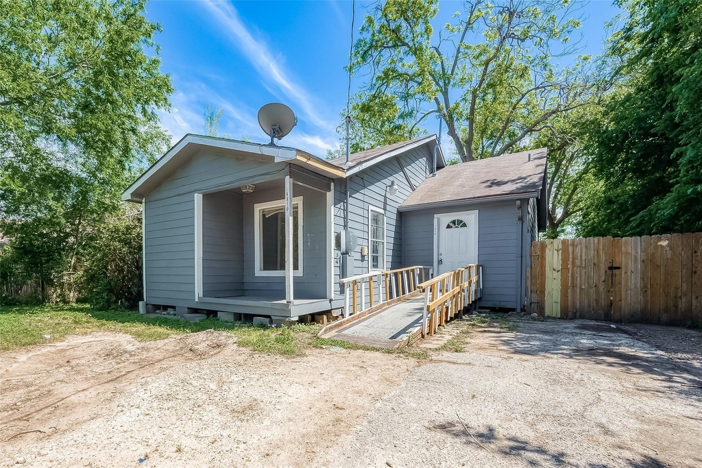 4810 Carmen Street - Photo 1