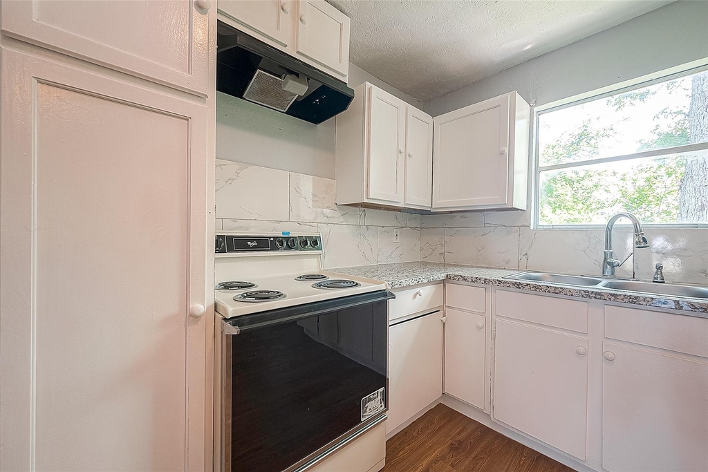 4810 Carmen Street - Photo 9