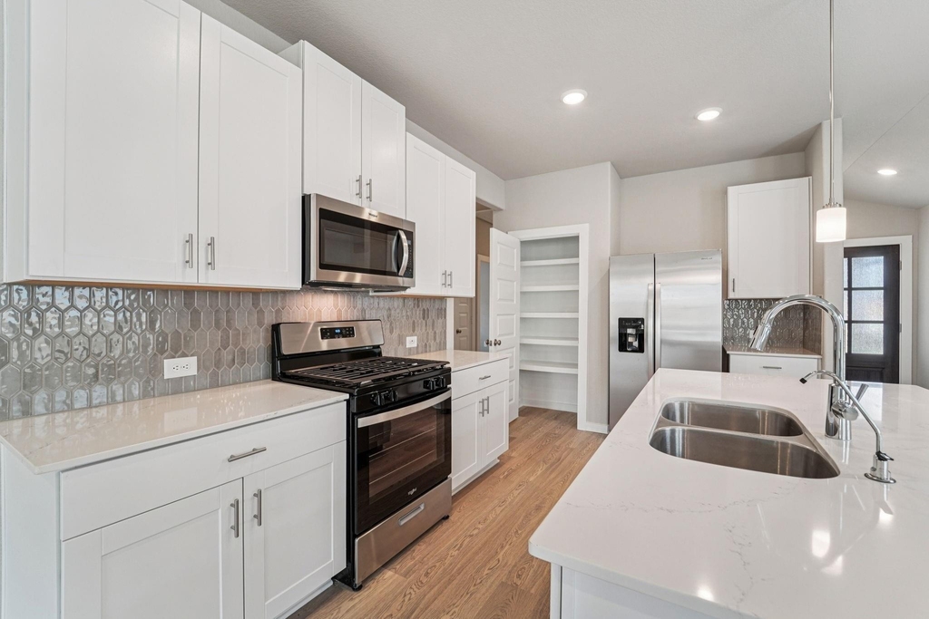 16691 Sterling Cliff Street - Photo 5