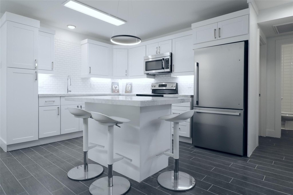 412 Pacific Street - Photo 3