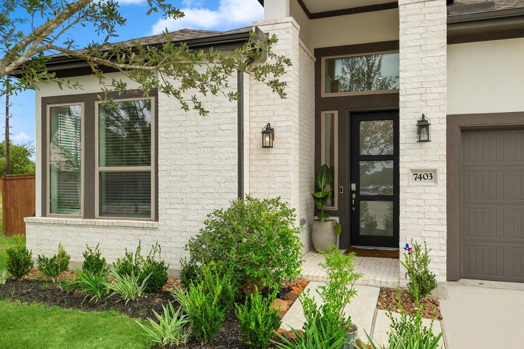 7403 Hanover Lane - Photo 2