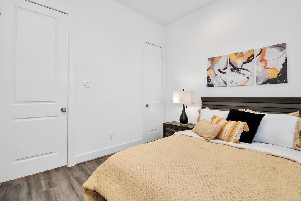 9018 Laverne Laurel Lane - Photo 5