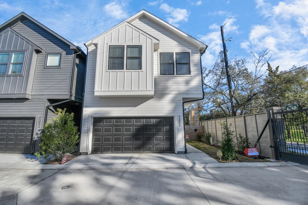 9018 Laverne Laurel Lane - Photo 0