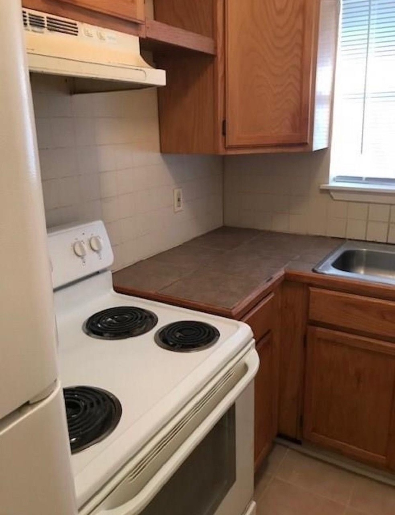 716 Fernwood Street - Photo 4