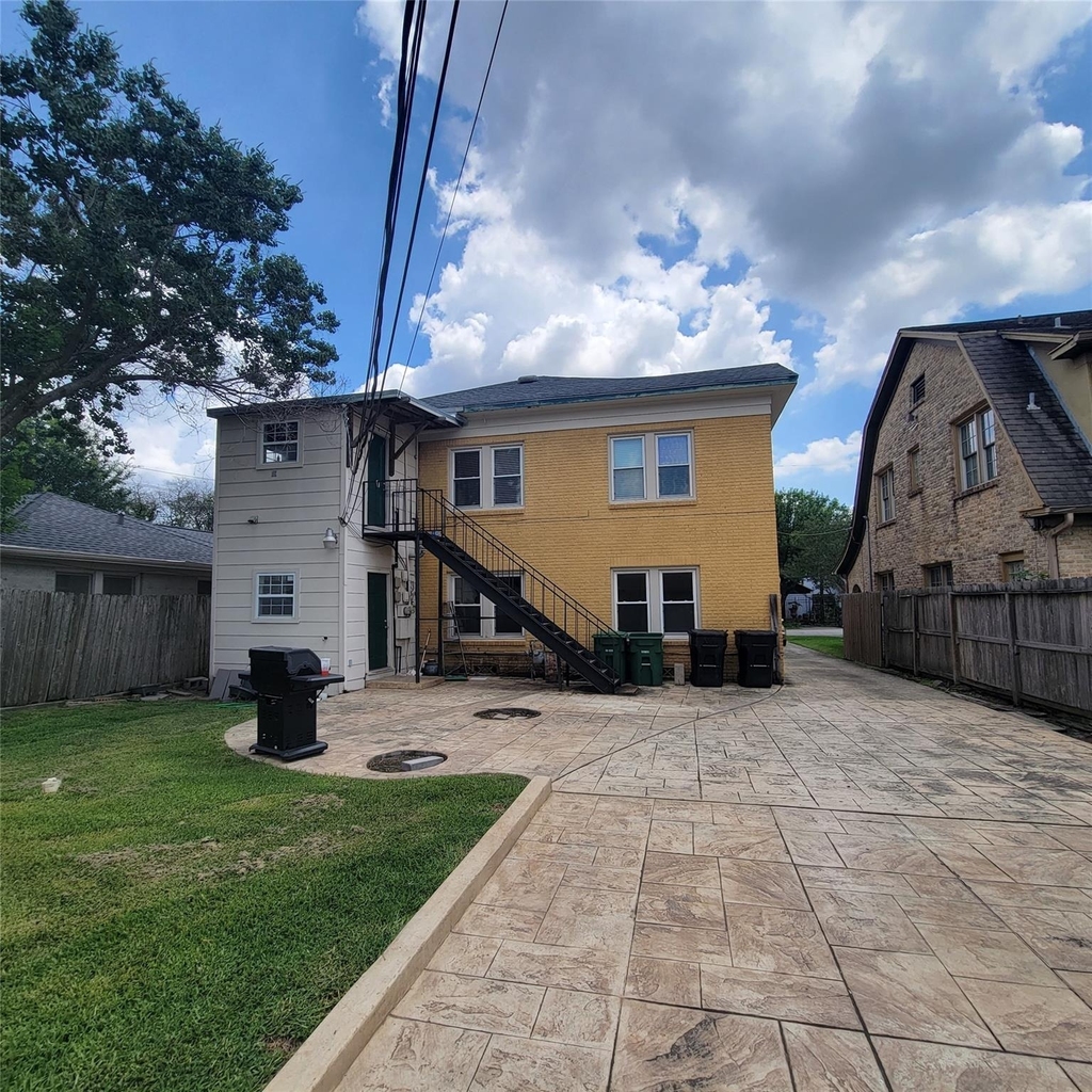 2408 Huldy Street - Photo 2