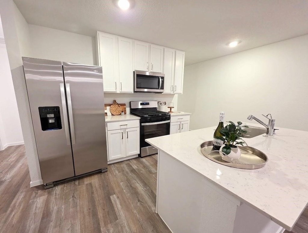 40821 Hawthorne Glades Street - Photo 4