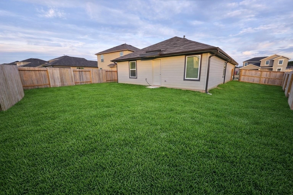 40821 Hawthorne Glades Street - Photo 19