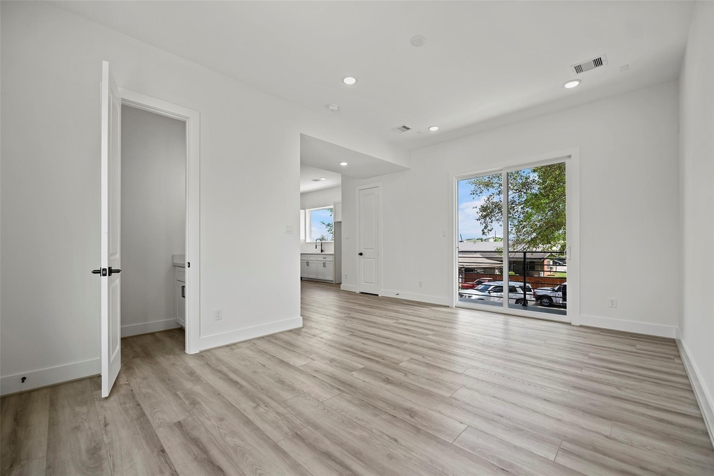 870 W Little York Road - Photo 10