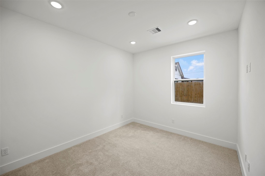 870 W Little York Road - Photo 5