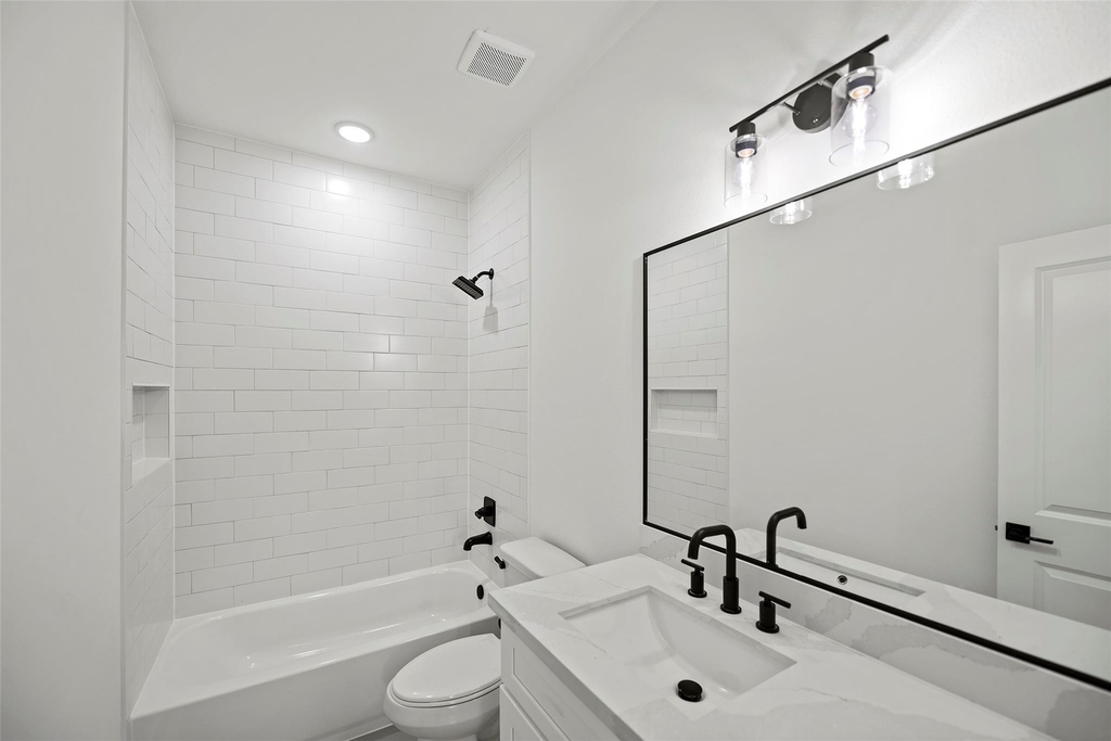 870 W Little York Road - Photo 6