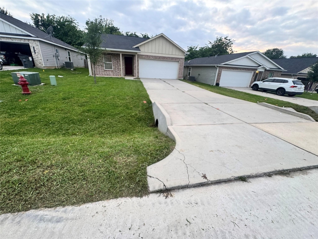 14214 Green Wing Circle - Photo 0