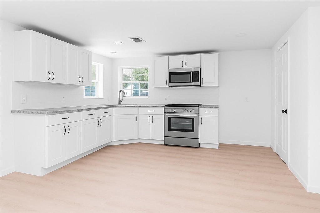 16016 Green Manor Drive - Photo 3