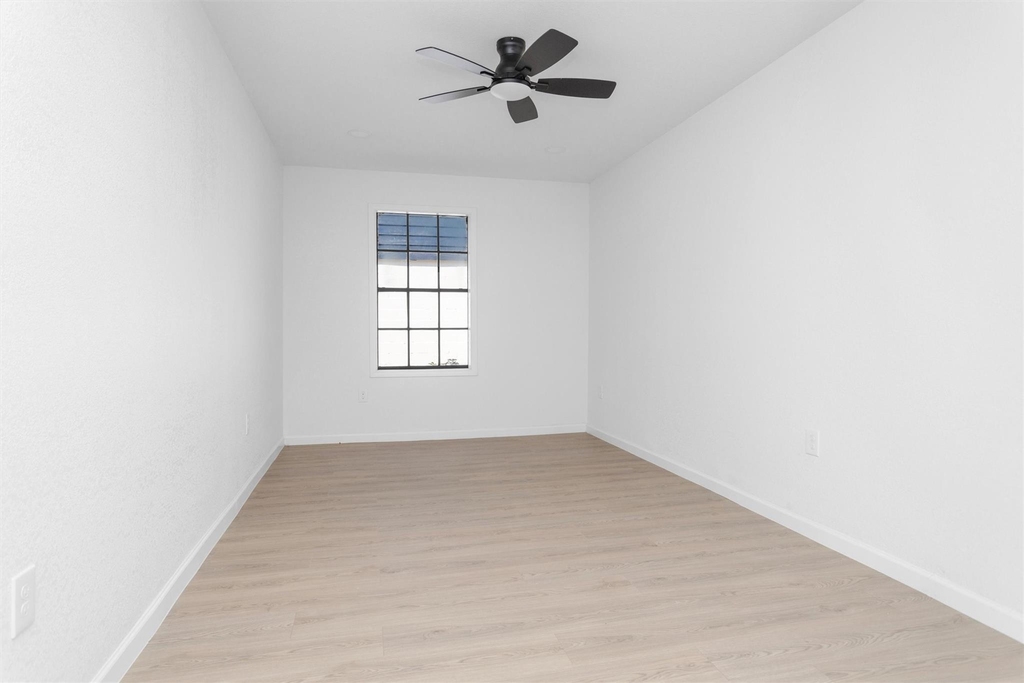 16016 Green Manor Drive - Photo 11