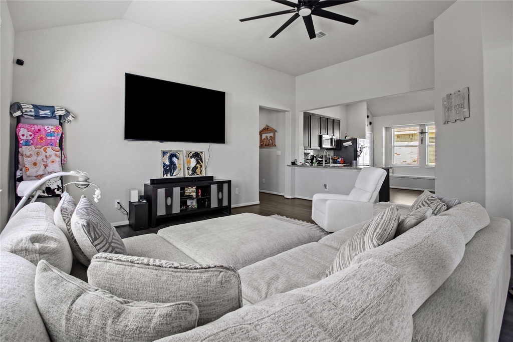 622 Little Cypress Lane - Photo 3