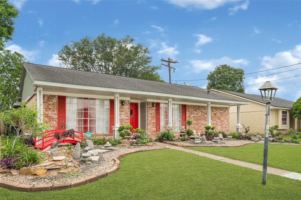 11826 Oceanview Street - Photo 1