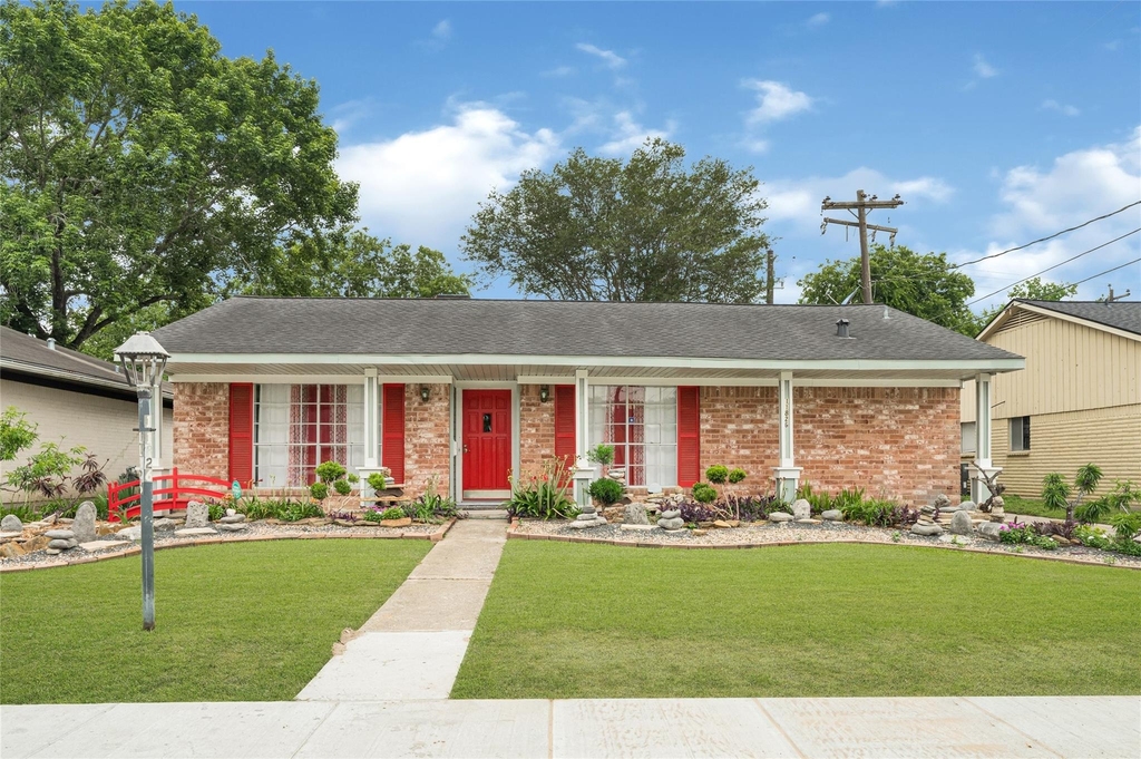 11826 Oceanview Street - Photo 0