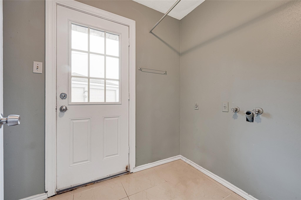 11826 Oceanview Street - Photo 12