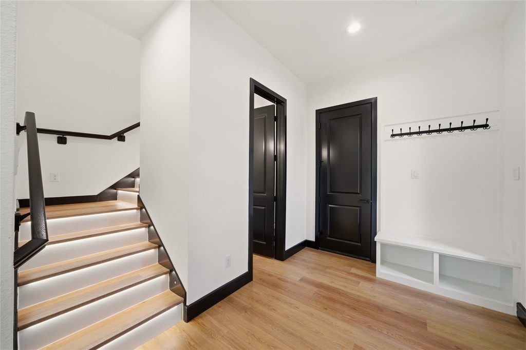 4439 Gunter Street - Photo 7