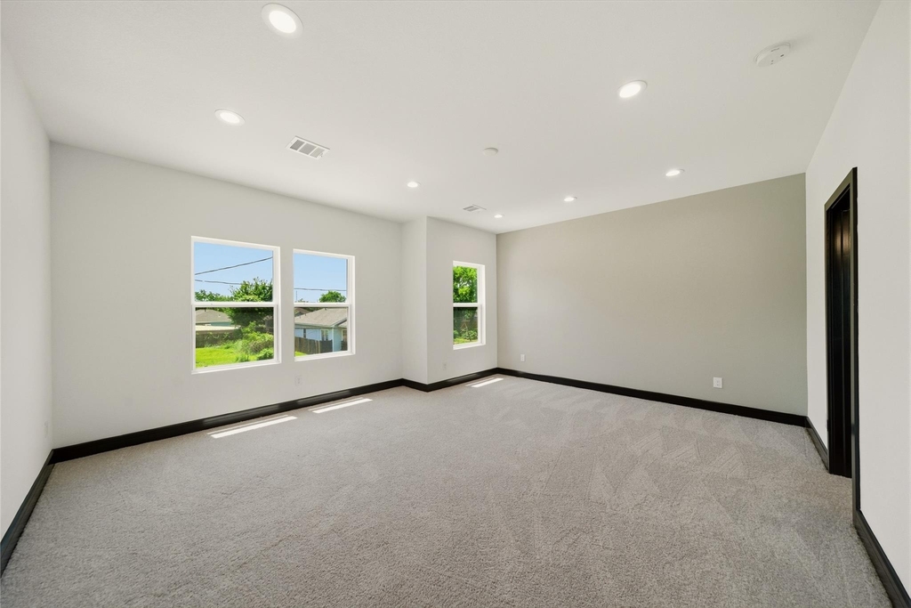 4439 Gunter Street - Photo 9