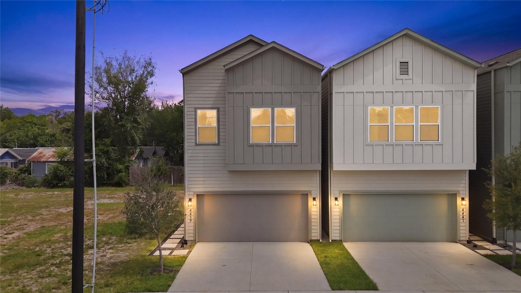 4439 Gunter Street - Photo 1