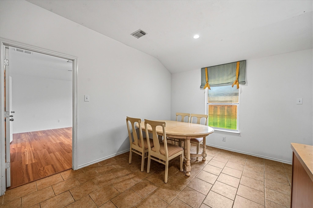 22327 Albee Drive - Photo 13