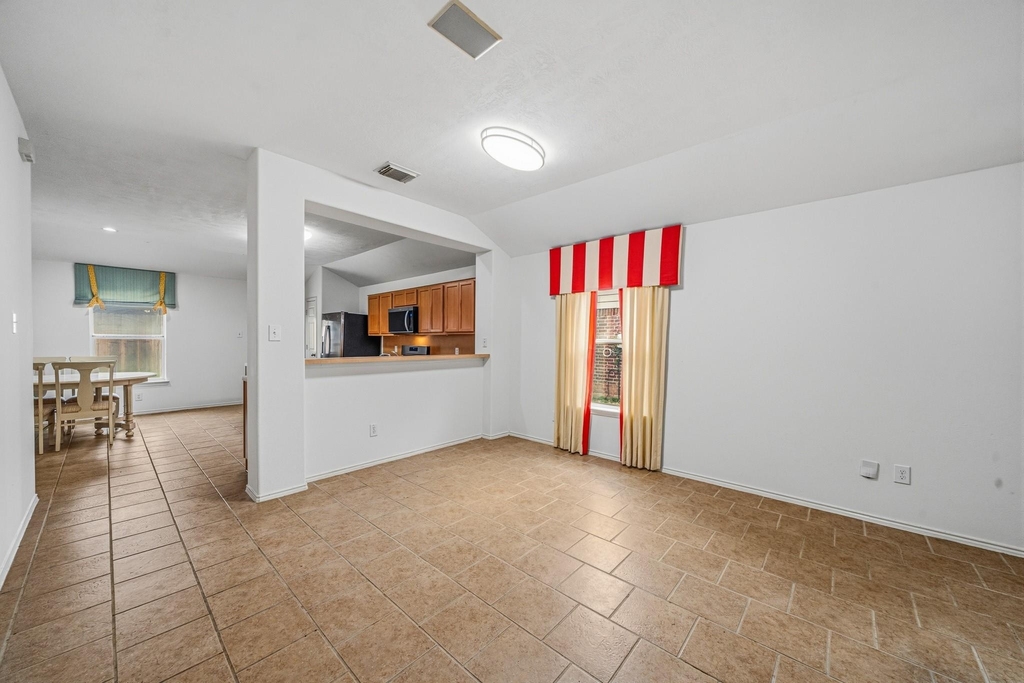 22327 Albee Drive - Photo 8
