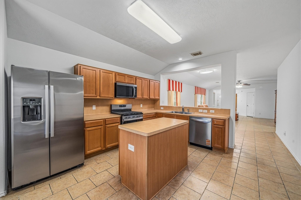 22327 Albee Drive - Photo 11