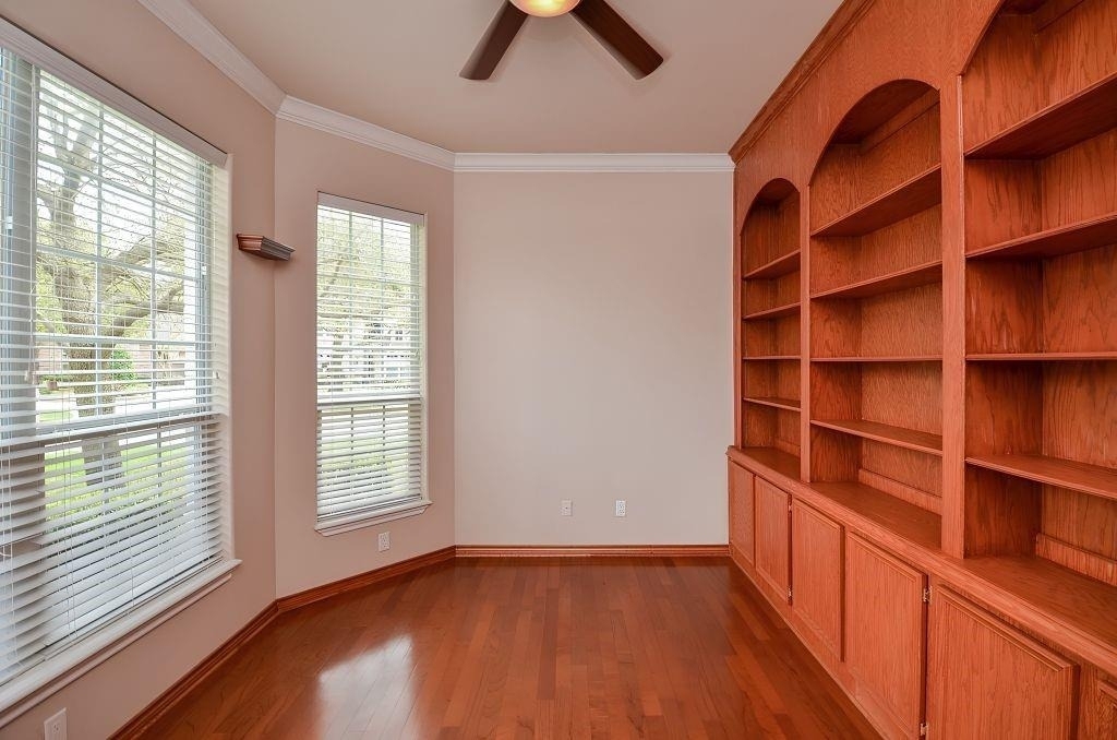 3903 Pinesbury Drive - Photo 4