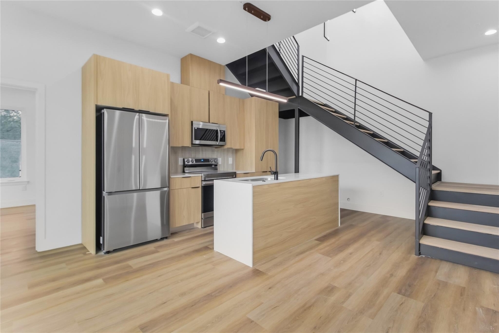 5614 Larkin - Photo 1