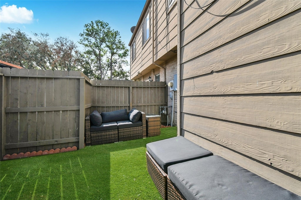 6426 Kentwick Drive - Photo 33