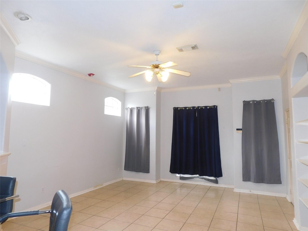 2710 Grants Lake Boulevard - Photo 2