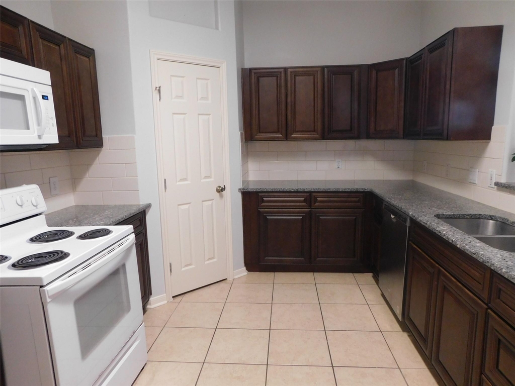 2710 Grants Lake Boulevard - Photo 27