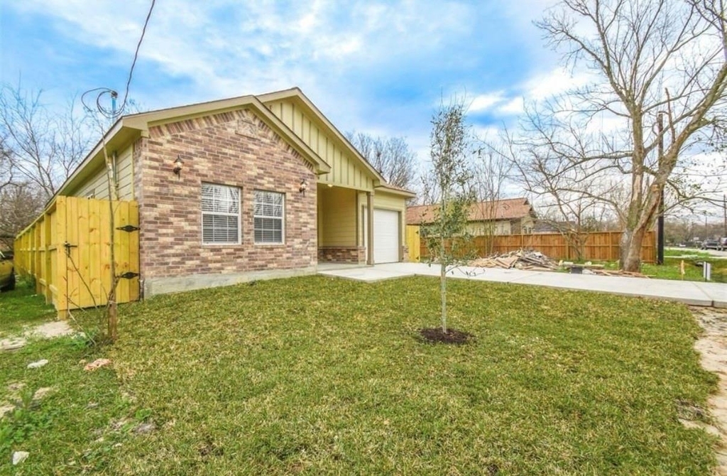 7941 Sparta Street - Photo 0