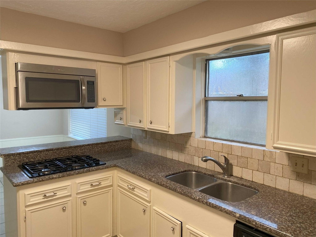 3219 Ashmont Lane - Photo 5