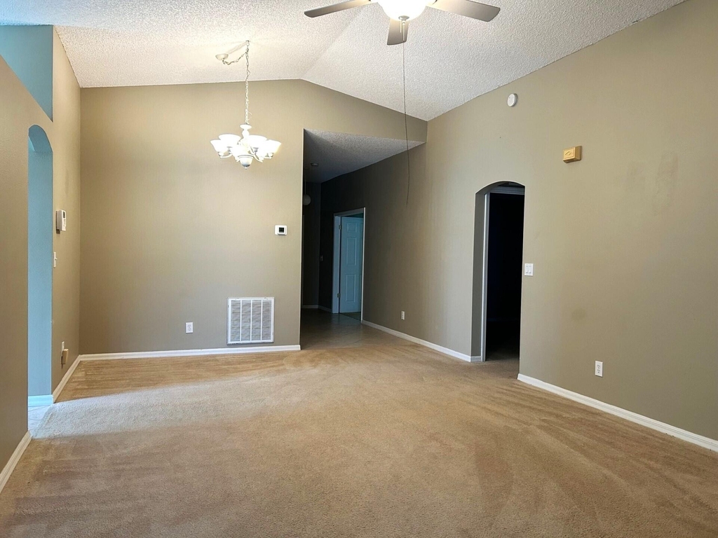 4760 Manchester Drive - Photo 3