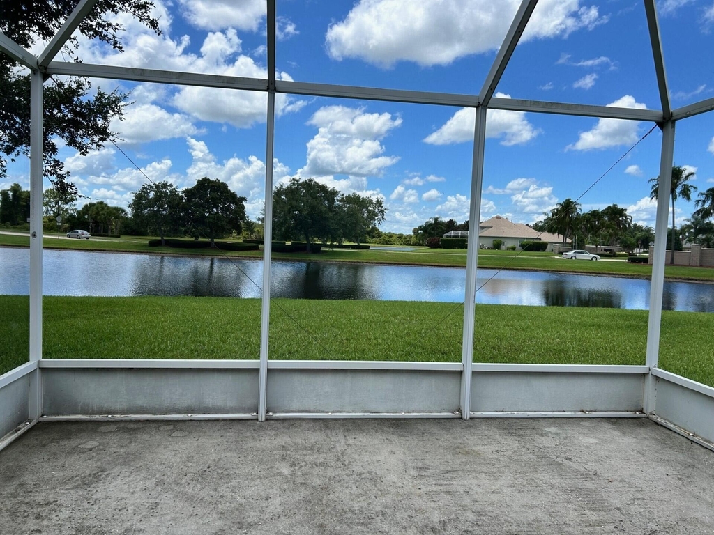 4760 Manchester Drive - Photo 15