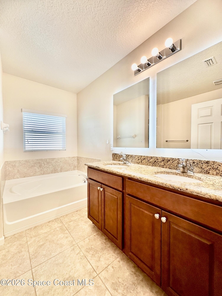 1385 Fuji Drive - Photo 10
