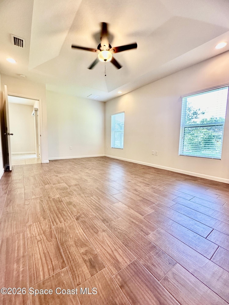 1385 Fuji Drive - Photo 8