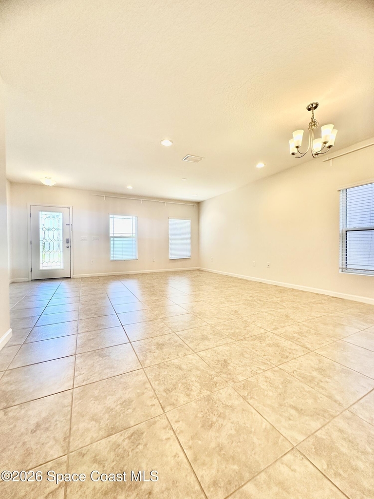 1385 Fuji Drive - Photo 4