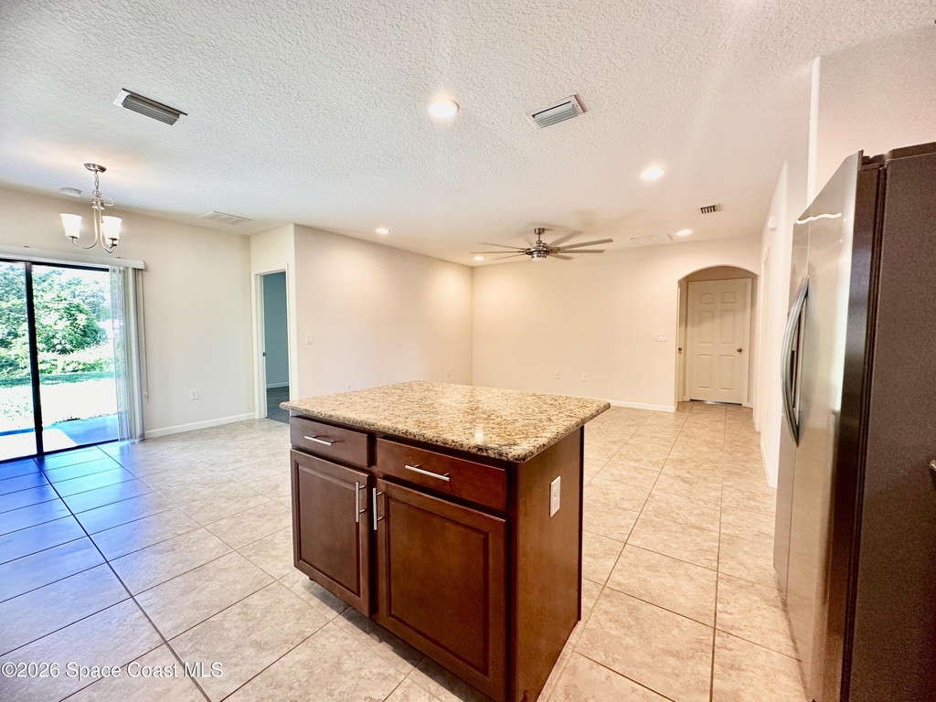 1385 Fuji Drive - Photo 6