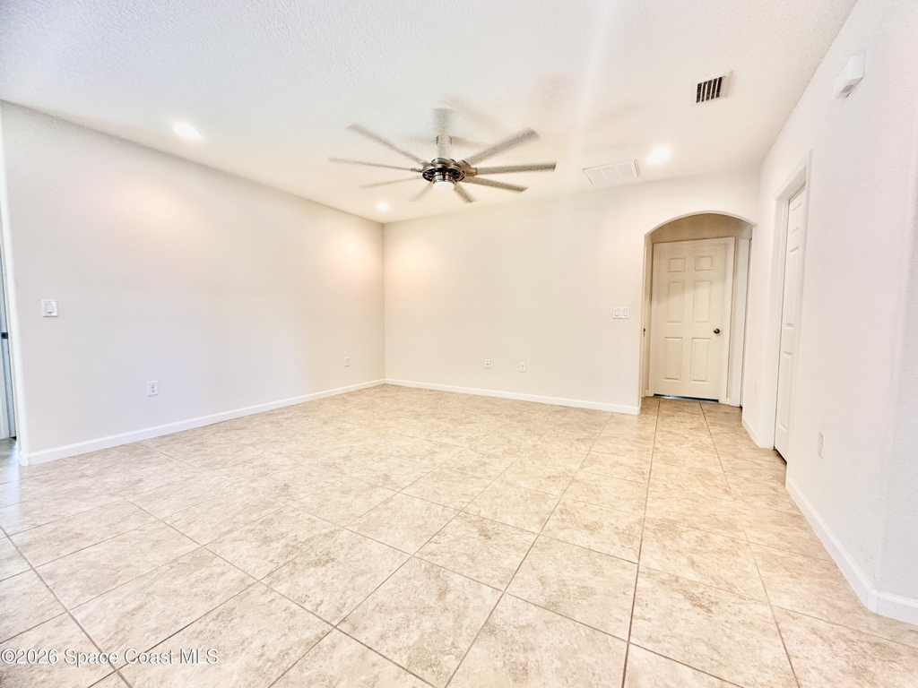 1385 Fuji Drive - Photo 7
