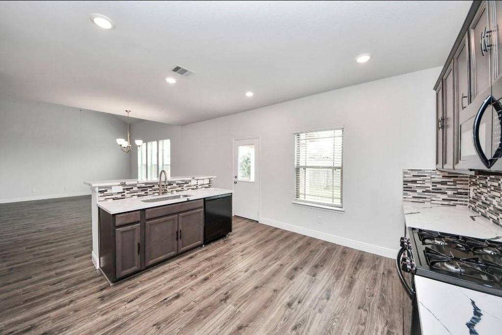 7638 Nevaeh Crest Path - Photo 16