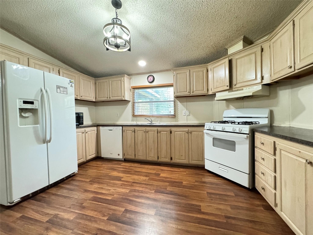 914 County Road 4882 S - Photo 5